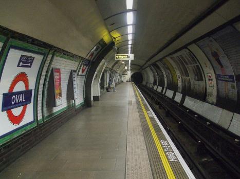 Oval tube station southbound platform looking north