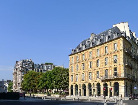 Harlay street and Dauphine place - Paris