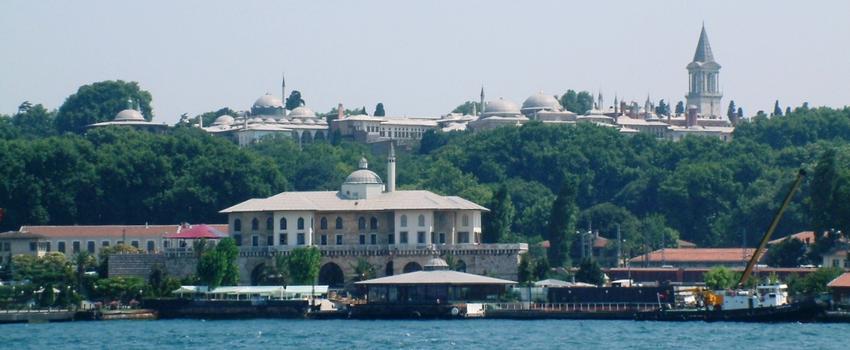 Topkapi Palace, view from Golden Horn, Istanbul, with Sepetçiler Palace in the foreground