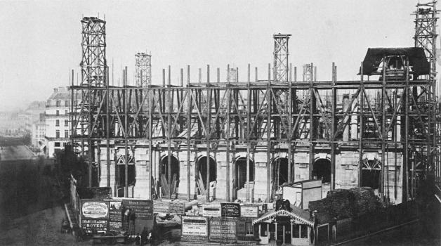 Construction of the façade of the Palais Garnier