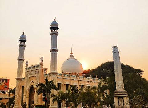 Palayalam Juma Masjid and Martyr's Column at Thiruvananthapuram