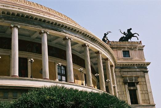 Politeama Garibaldi-Theater(Fotograf: Bernhard J. Scheuvens)