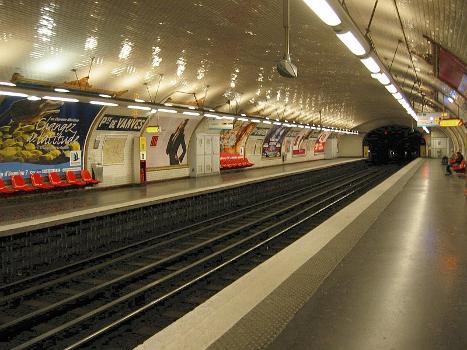 Paris' métro station Porte de Vanves, line 13