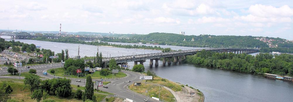 Paton's bridge in Kyiv, view from the Slavutich hotel