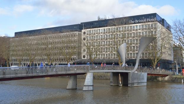 Pero's Bridge, Bristol : Pero's Bridge with The Bristol Hotel behind. The left side of the hotel building is Prince Street Car Park operated by NCP.