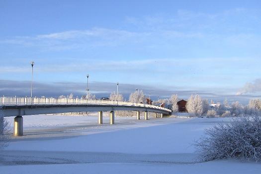 The pedestrian and bicycle bridge Pikisaarensilta connects Pikisaari historic neighbourhood to Oulu city centre:The bridge was built in 1995.
