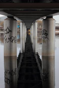 Underside of the Pikisaarensilta bridge in Oulu