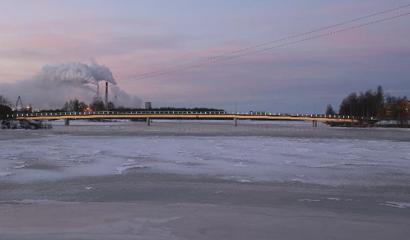 The Pikisaarensilta bridge in Oulu