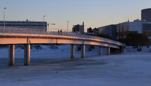 Pikisaarensilta bridge in Oulu