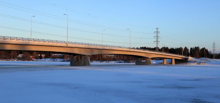 Pokkimaantie Bridge in Oulu