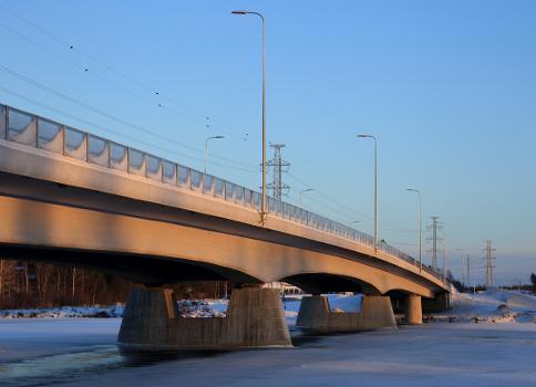 Pokkimaantie Bridge in Oulu