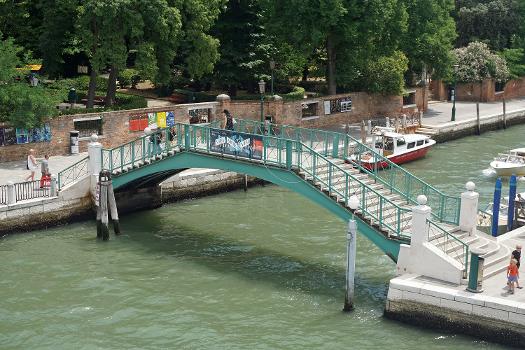 Ponte Santa Chiara, Venezia, Italy