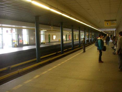Station de métro Cerný Most - Prague