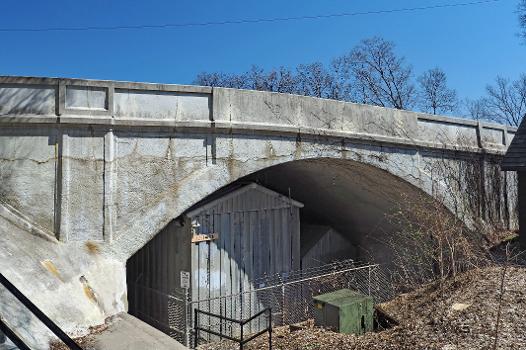 Queen Ave Bridge, Minneapolis, Minnesota:Viewed from the southwest.