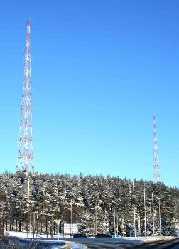 The two radio masts of Lahti longwave transmitter in Radiomäki, Lahti, Finland : The masts are 150 metres high and they were built in 1928.