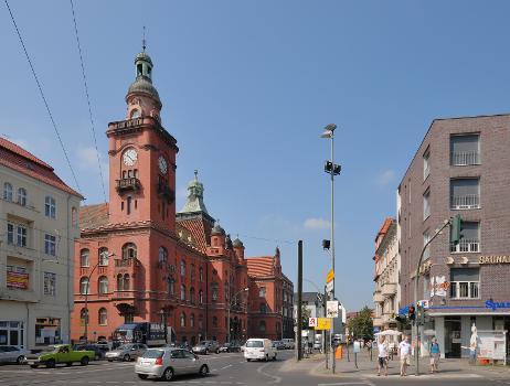 Pankow town hall (red building in the left half)