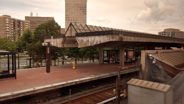 Metro platform at Rockville station viewed from the Capitol Limited