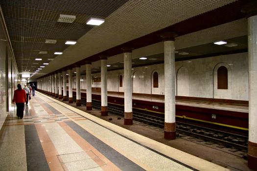 Metrobahnhof Rossiyskaja
