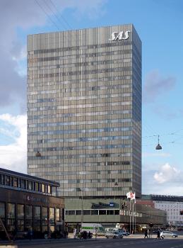 sas royal hotel, copenhagen, 1955-1960.
architect: arne jacobsen, 1902-1971.