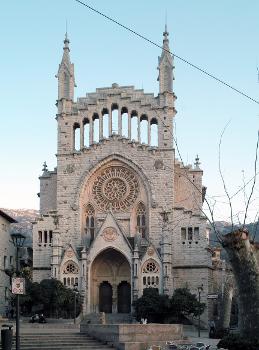 Pfarrkirche Sant Bartomeu (span.: San Bartolomé) an der Plaça Constitució in Sóller auf Mallorca