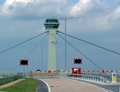 A63 Swing Bridge control Tower (Selby, North Yorkshire)