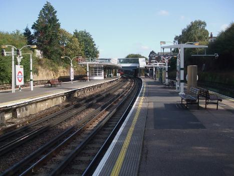 South Ealing tube station platform 3 looking east. Usual platform used by westbound services