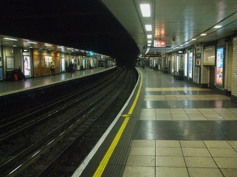 St James's Park tube station looking clockwise/westwards
