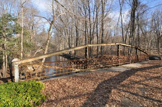 Turn-of-River Bridge, Stamford, Connecticut : Located just off the Merritt Parkway, southeast of High Ridge Road. Accessible on foot.