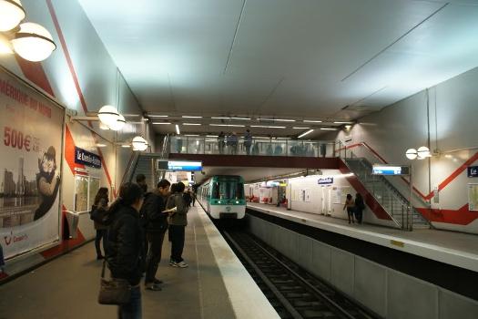 Le Kremlin-Bicêtre Metro Station