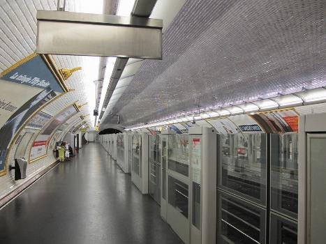 Metrobahnhof Saint-François-Xavier