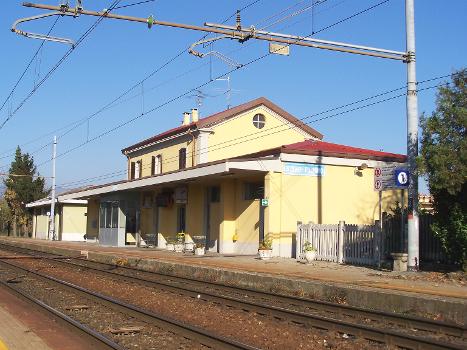 Bahnhof San Zeno Folzano
