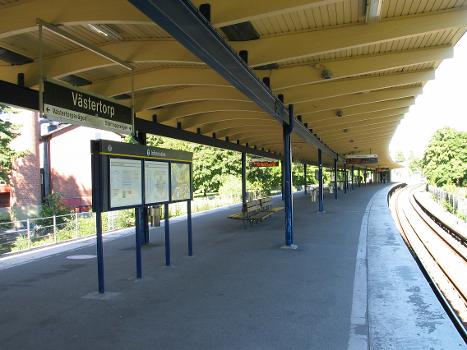 Station de métro Västertorp