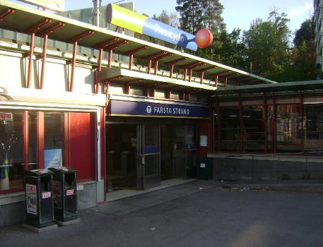 Station de métro Farsta strand
