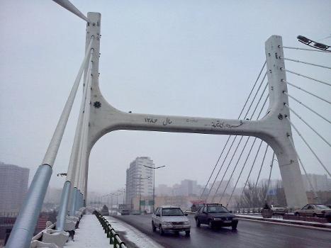 Ettehad Melli-Brücke