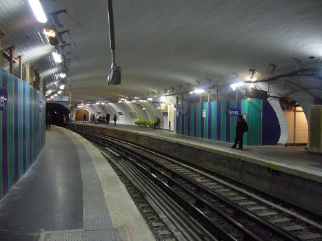 Quais en travaux de la station Ternes de la ligne 2 du métro de Paris