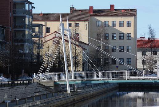 Tervaraitti Bridge in Oulu