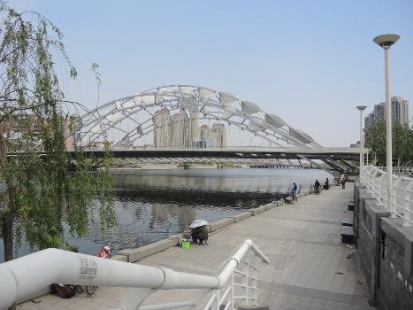 Tianjin. Le pont de Zhigu vu de Hexi (ouest) amont