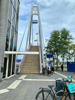 Passerelle de la gare de Haarlem Spaarnwoude