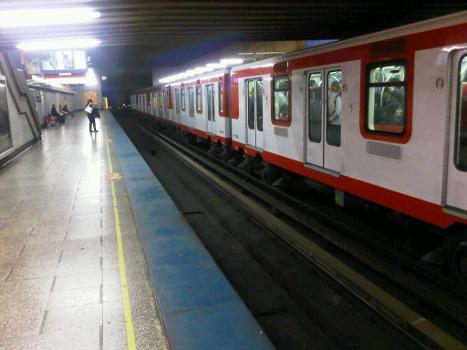 Metrobahnhof Unión Latinoamericana