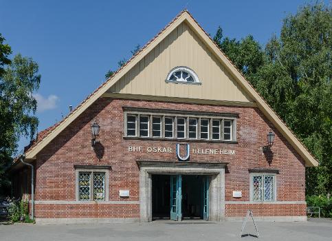 The main building of the U-Bahn station Oskar-Helene-Heim of line U3