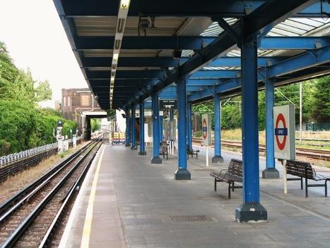 Upney tube station &mdash; The platform for Upminster