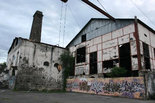 Vue de l'usine de Pierrefonds, à Saint-Pierre de La Réunion