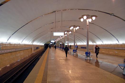 Vasylkivska Metro Station