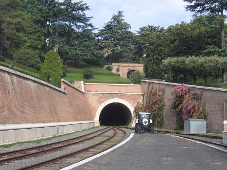 Eisenbahntunnel Vatikanstadt