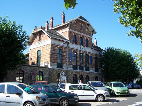 Chaville - Vélizy Railway Station