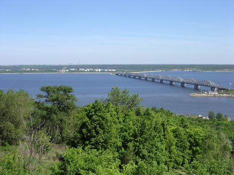Pont sur la Volga à Oulianovsk