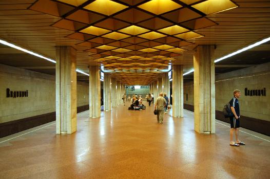 Metrobahnhof Vydubychi