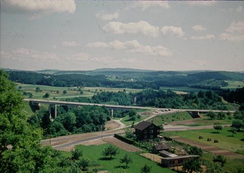 Around Andelfingen in 1958; the bridge opened in May that year - note the parking at the edge of the bridge