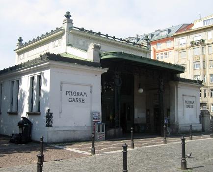 Pilgramgasse Station