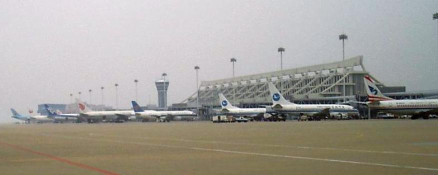 The terminal of Xiamen Gaoqi International Airport. (before expansion)